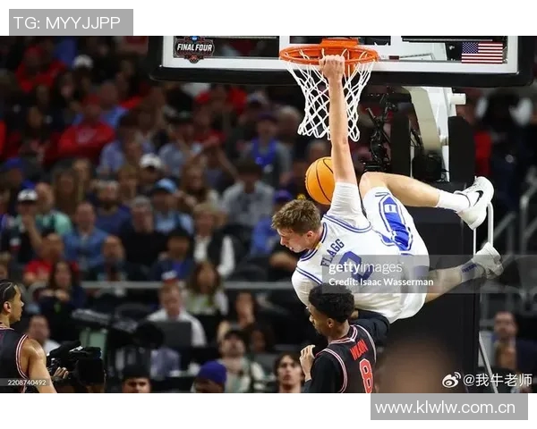 基德强调球队深度与竞争力首发替补实力相当氛围高涨