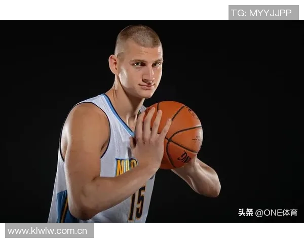 约基奇开季三连三双表现惊艳25分19板10助助球队强势开局